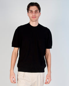 MAGLIA NERO IN SETA GIROCOLLO MANICHE CORTE CON TASCHINO DAVANTI UOMO